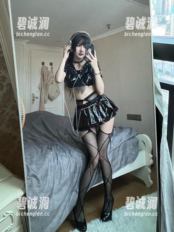 您的蛋蛋 为您的蛋蛋的草莓蛋糕写真加点火花,图册里趣味多多!