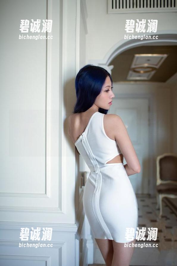 推女郎 - 玉腿展现—王根星熙泳衣原图，原来身材好的秘诀就是……一直在水里待着！