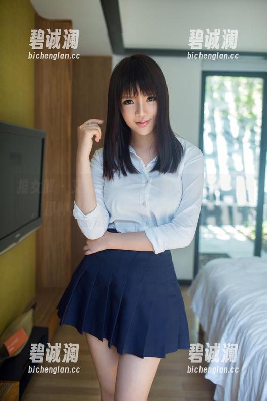 推女郎-艾栗栗 推女郎 - 艾栗栗双人写真更新,眼角一瞥,那种微妙的默契又浮现了,啧啧。
