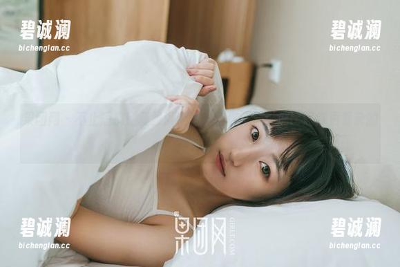 果团网-莫雅淇 果团网 - 不止短裤!莫雅淇精选,教你怎样处理比短裤更复杂的事儿!