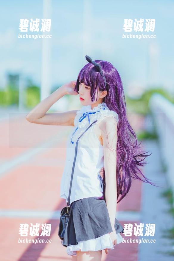 桜桃喵 扎心了,桜桃喵的校服写真,这哪是校服,分明是撩人的魔法!