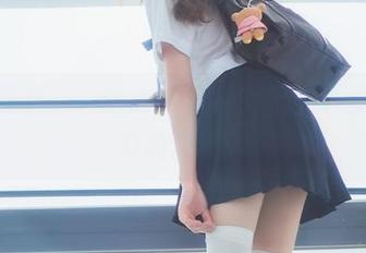 高清写真，桜桃喵和奶牛，果然是无法分类的组合。