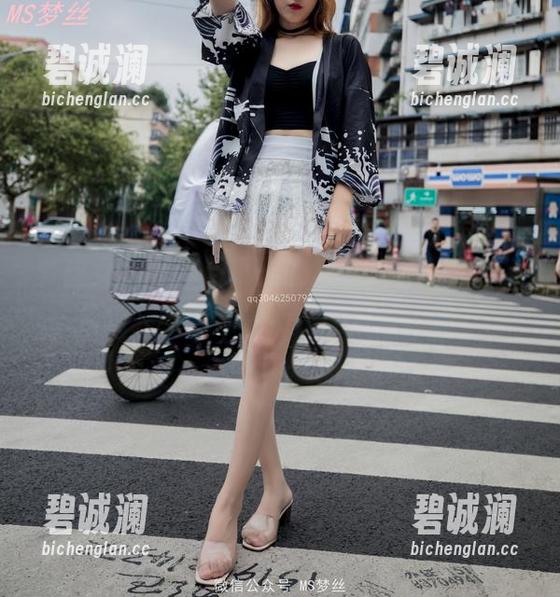 梦丝女神-雪馨 梦丝女神 - 撑起夏天的短裤,雪馨,你准备好接受这波免费套图流量了吗?