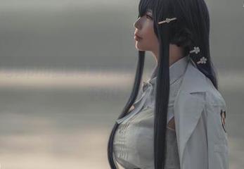 哎呀，爱老师phd的赛博朋克露西，这美图尺度刚好，无圣光也不怕让人想象