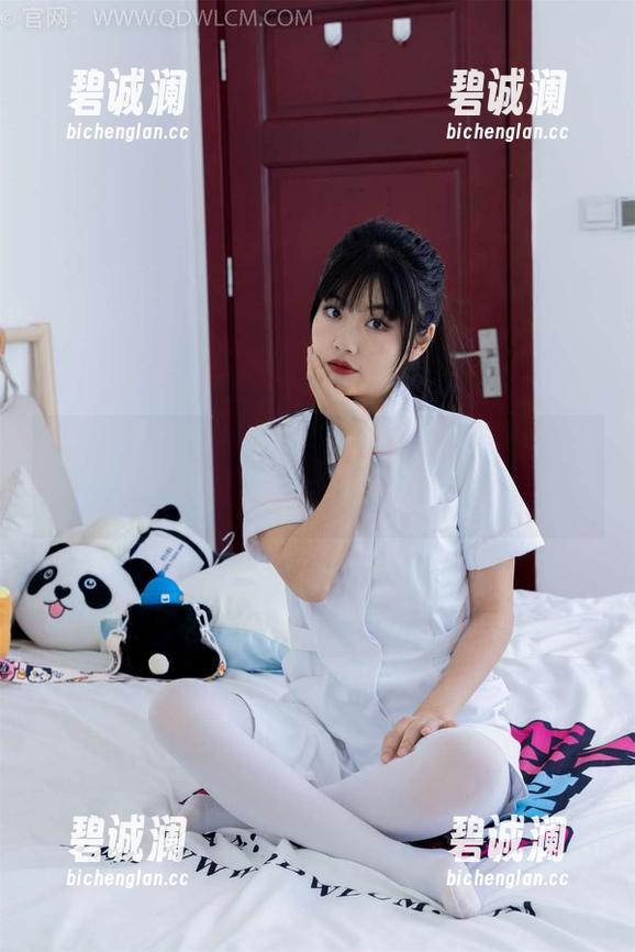 物恋传媒-泡泡 物恋传媒 - 泡泡的最新礼服写真,貌似每一件都在挑灯点火!