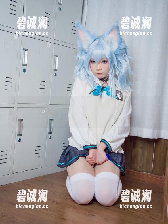 王胖胖u：胶带美女，下载原图，够不够诱惑？