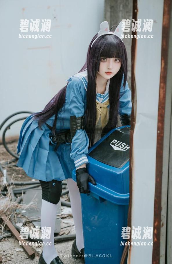 白莉爱吃巧克力 白莉爱吃巧克力向明日香致敬,巧妙的作品与大胆的图片