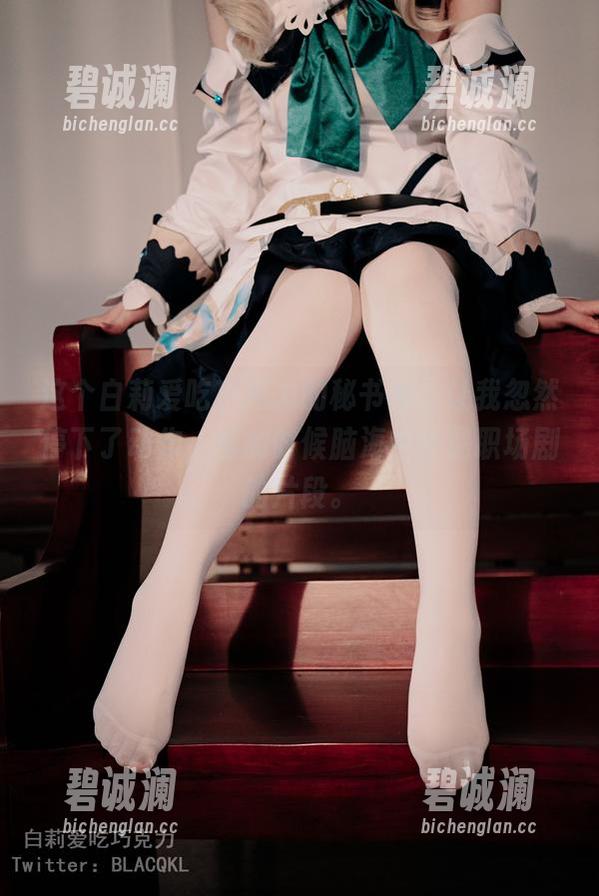 白莉爱吃巧克力 这个白莉爱吃巧克力的秘书妆,让我忽然停下了动作,看的时候脑海中全是职场剧的片段。