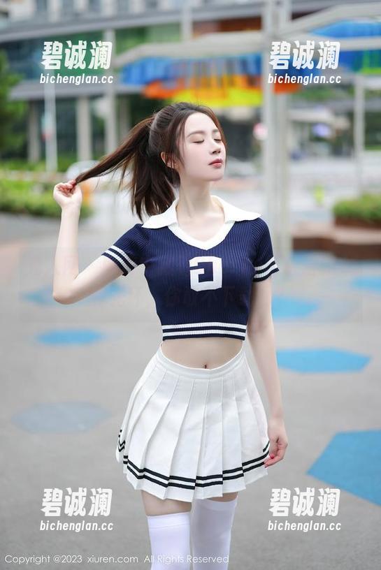 秀人网-Cherry樱桃酱 秀人网 - 图库中藏着Cherry樱桃酱的女神光环,你敢不下载吗?