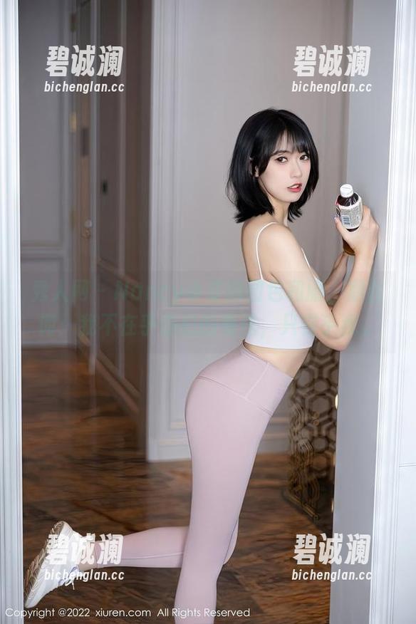 秀人网-Nancy小姿 秀人网 - Nancy小姿的图包和服,潜台词:我不在乎你们的看法,只在乎我。