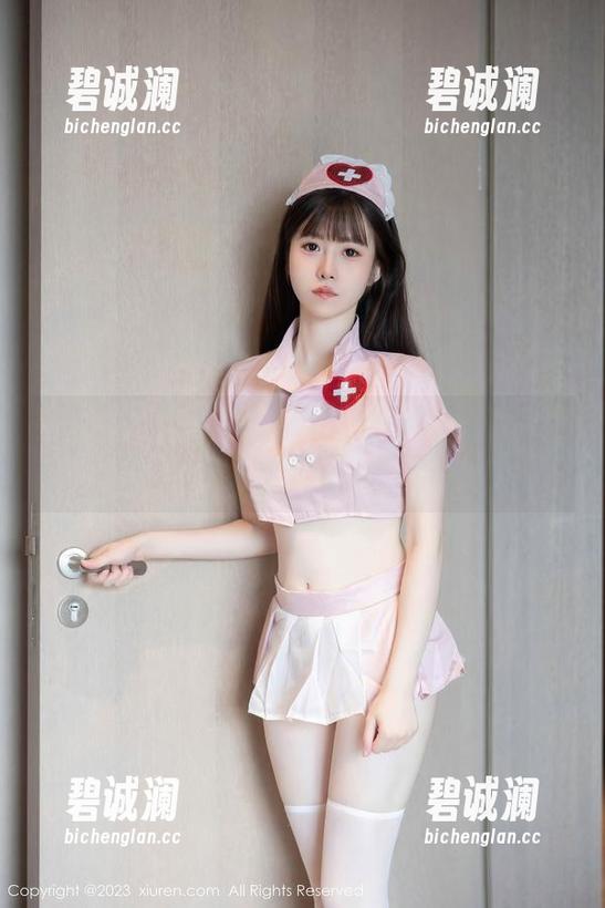 秀人网-SOLO-尹菲 秀人网 - SOLO-尹菲私人实验室:透明度直线上升,这才是完美私房写真吧!