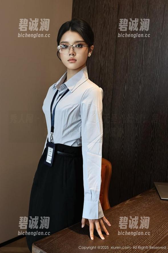 秀人网-何梦兮Stacy 秀人网 - 何梦兮Stacy的无圣光计划:居家套图里总有意外惊喜