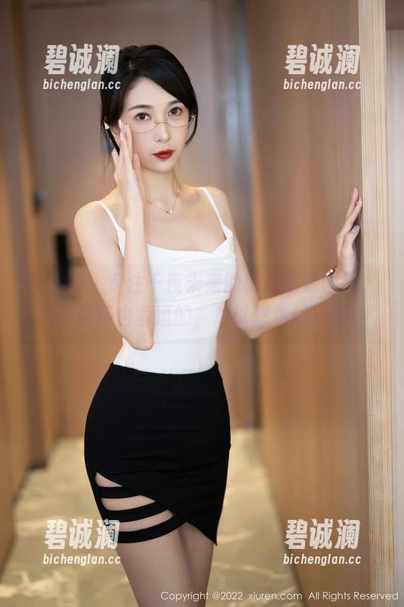 秀人网-千夜未来 秀人网 - 专注千夜未来的御姐高清图册,各种姿势也蛮逗的,难以想象的搭配。