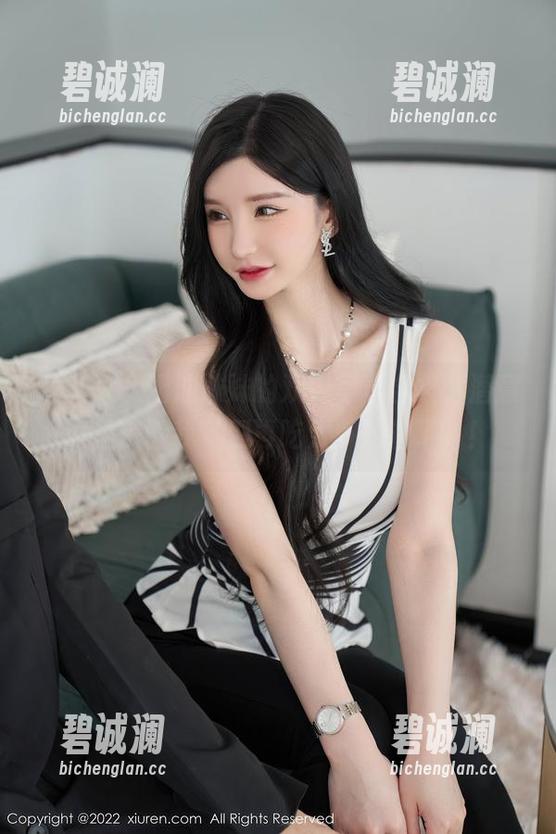 秀人网-奶油妹妹 秀人网 - 奶油妹妹的双人写真合集,潜意识里提醒我‘别再吃太多奶油了’!