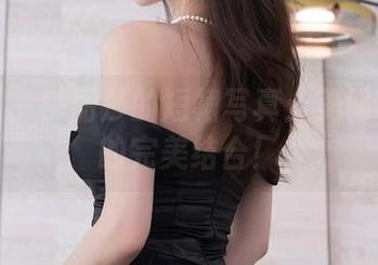 秀人网 - 李丽莎的短裙写真：美丽和风骚的完美结合！