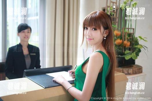 美媛馆-王馨瑶yanni 美媛馆 - 摆脱传统,王馨瑶yanni的运动与无圣光如影随形