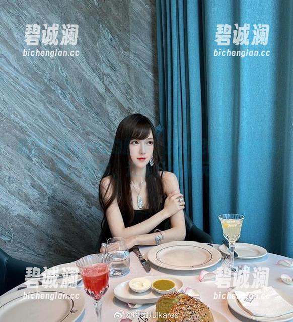 腐团儿Ikaros 腐团儿Ikaros的图集:探讨尼禄背后的美图,哎哟,这是什么新玩法?