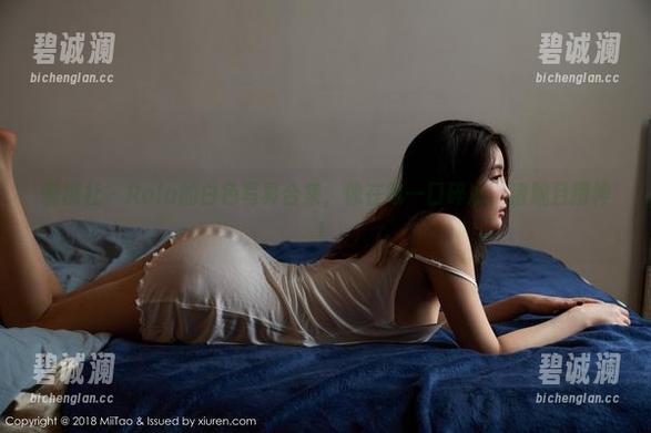 蜜桃社-Rola 蜜桃社 - Rola的白色写真合集,像在吃一口碎冰,清脆且提神!