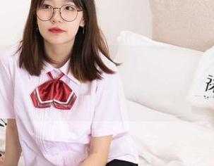 袜啵啵 - 无圣光下的小甜豆：挑逗感官的透明脚尖肉丝写真