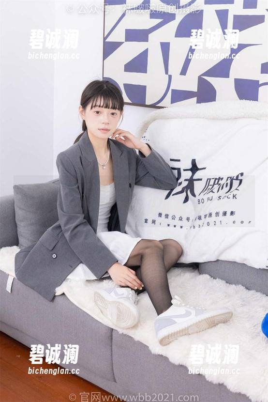 袜啵啵-稚予 袜啵啵 - 不看白不看!稚予最新海边系列图片,总能让人捧腹。