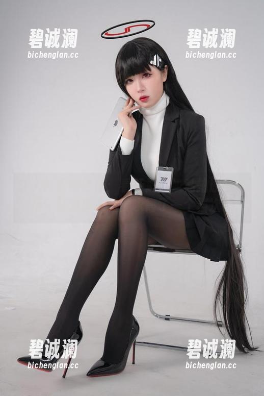 轩萧学姐 让人害羞的统计:看轩萧学姐私拍原图前后,我对睡衣的要求高了一个档次!