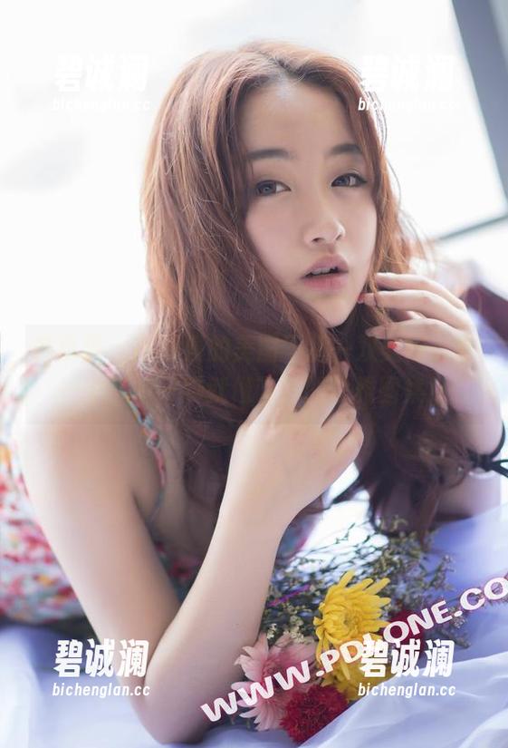 轰趴猫-陈雅漫 轰趴猫 - 陈雅漫的美图不止一双美腿,整一个‘每一脚就像飞’的优雅图集!