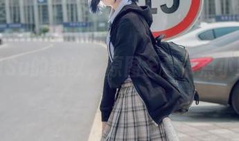 看逐月Su的豹纹，原图全套带点小野性。