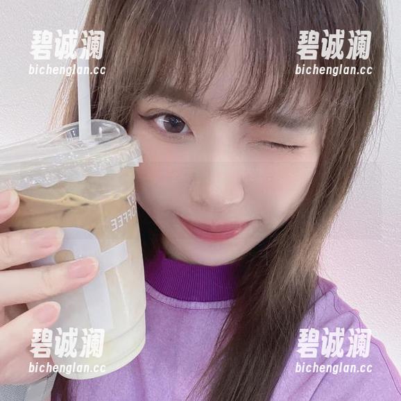 闪月半 当Lolita遇上草莓,闪月半的写真合集让我又想起一段老戏…