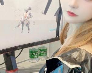 无圣光、阳炎型小菠萝和黑白合集的奇妙碰撞。