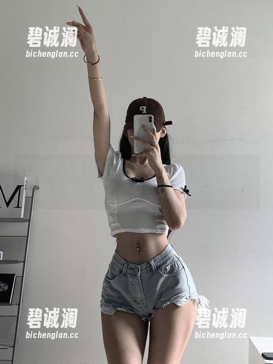 陈佩奇 微密圈 - 看这最新照片,陈佩奇的婚纱可能太适合她了,果然是个好料子!