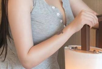 青豆客 - 这组高清作品里，娜依灵儿在沙巴好像放飞自我变成了一个“疯狂的沙虫”！