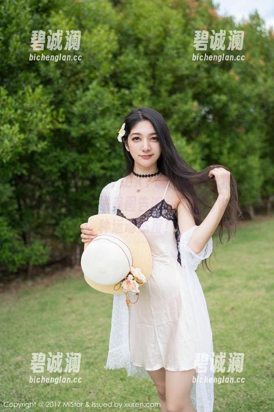 魅妍社-陈雅漫VICKY 魅妍社 - 陈雅漫VICKY说,运动是状态,不是局限,在线美图告诉你,坐着也是一种运动态度!